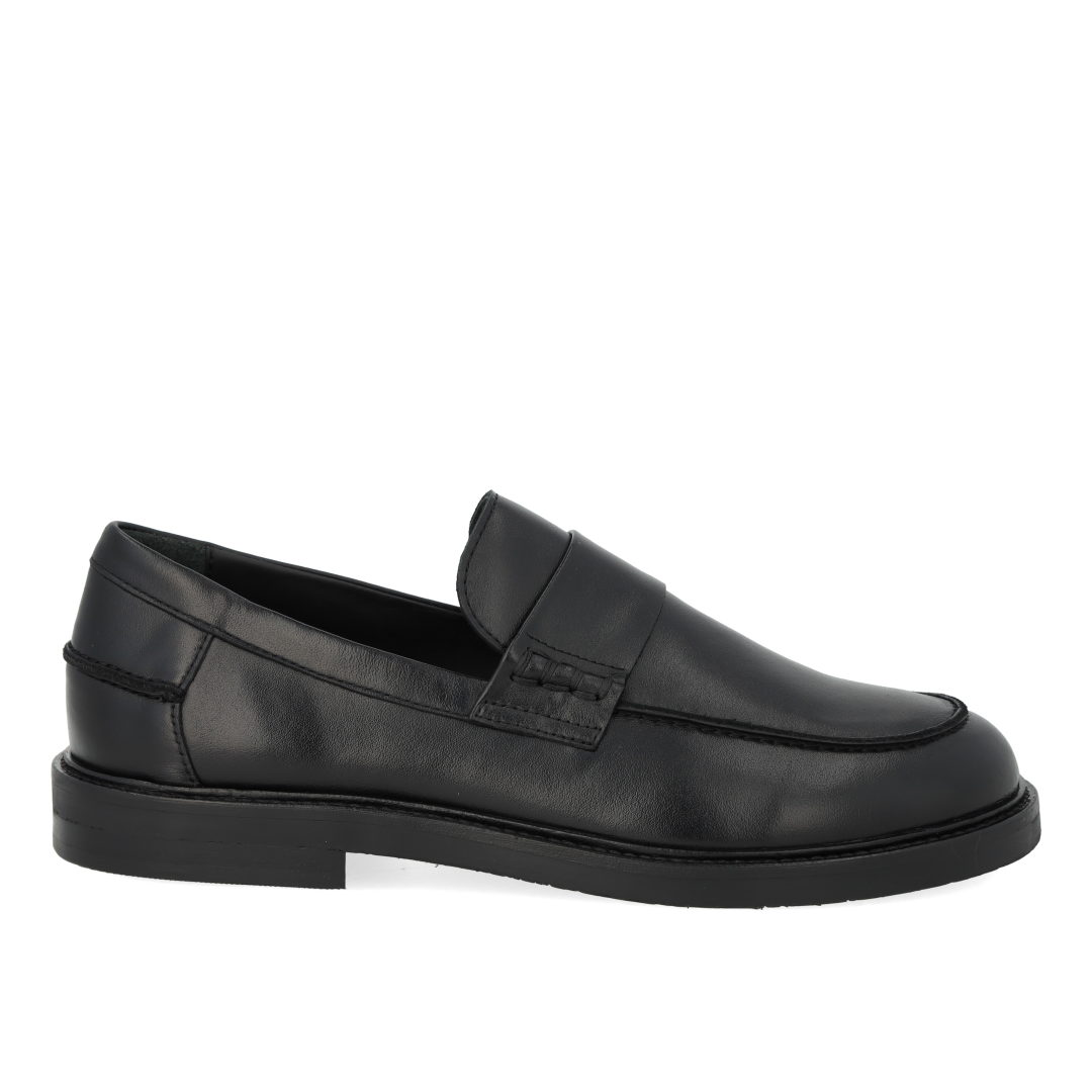 Klassischer Pennyloafer mit breiter Passform