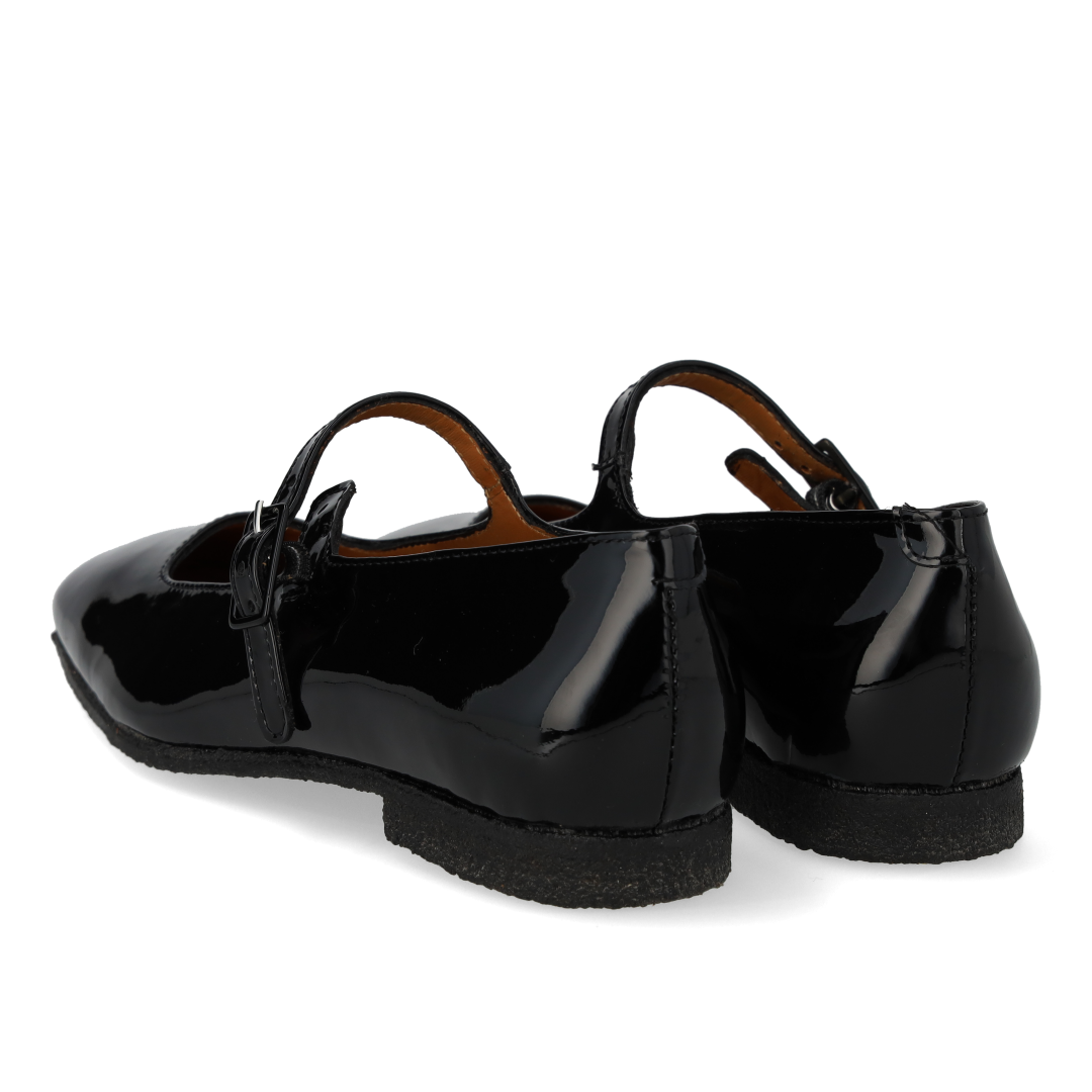 Ballerina aus Leder