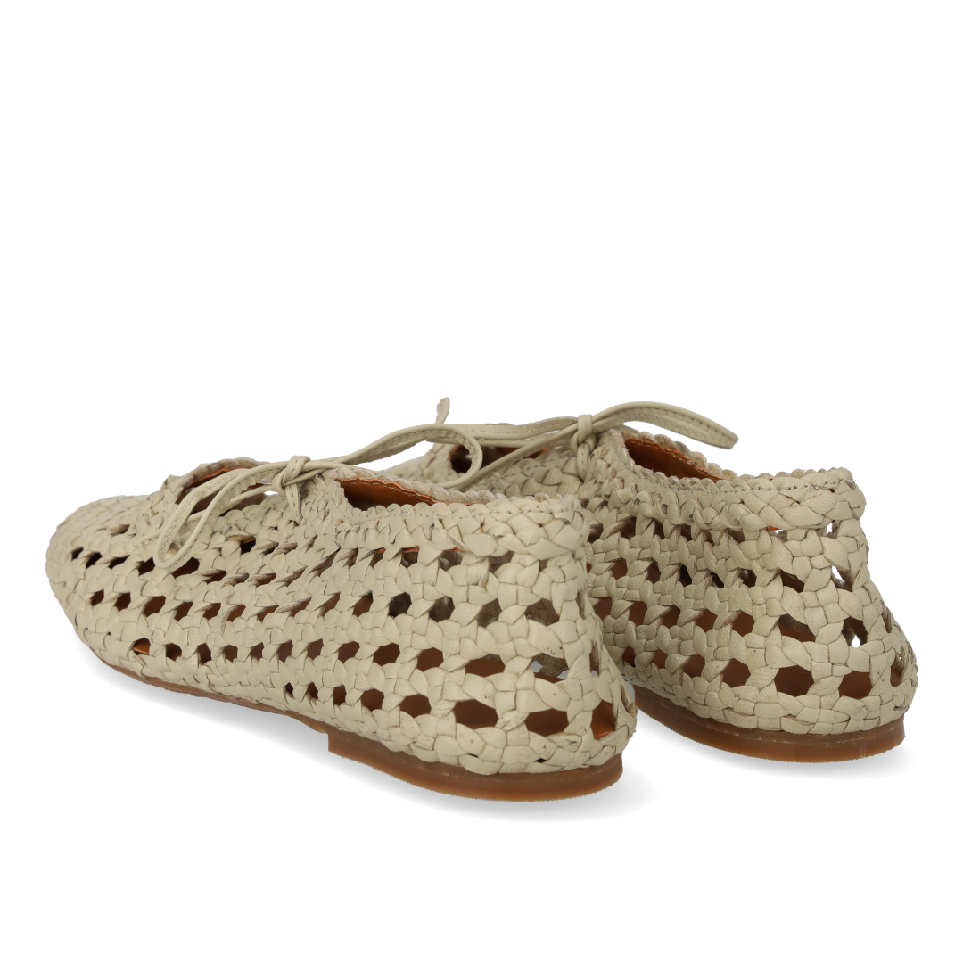 Weiche handgeflochtene Ballerina mit Schleifendetail