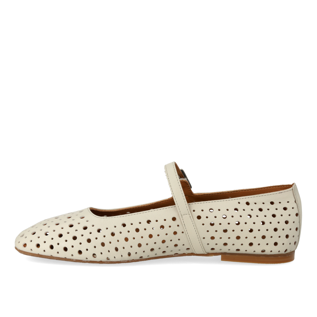 Weiche Ballerina mit dekorativem Lochmuster