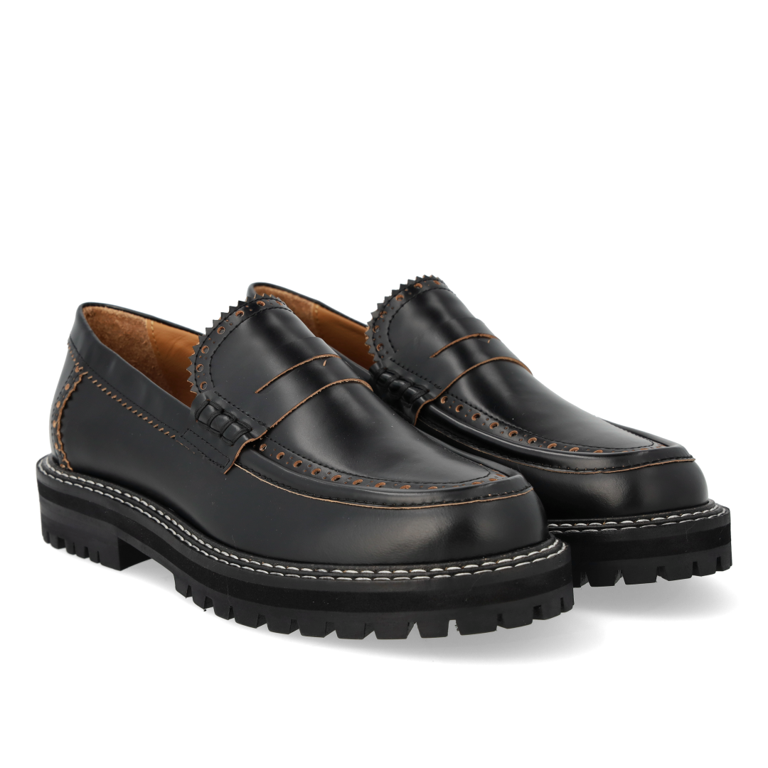 Loafer mit dekorativem Brogue-Lochmuster
