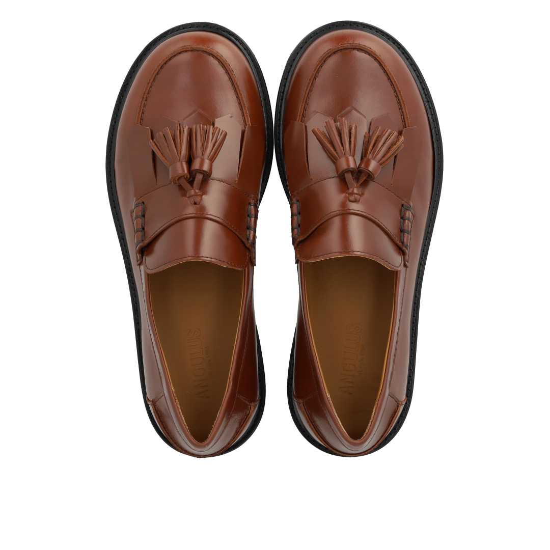 Breiter Loafer mit Fransen und Quastendetail