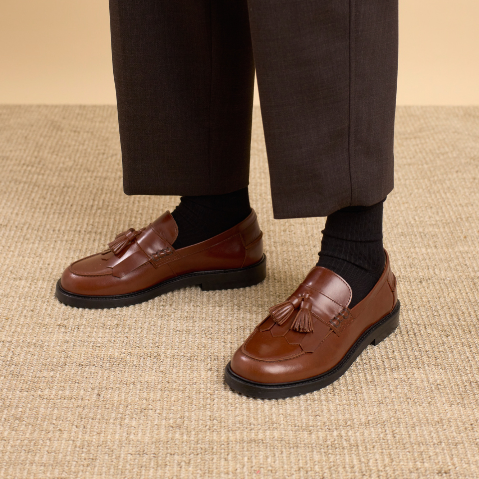 Breiter Loafer mit Fransen und Quastendetail