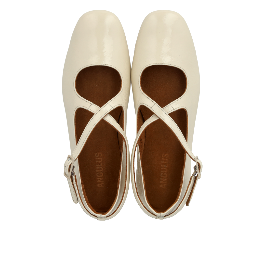 Mary Jane Ballerina mit Kreuzdetail