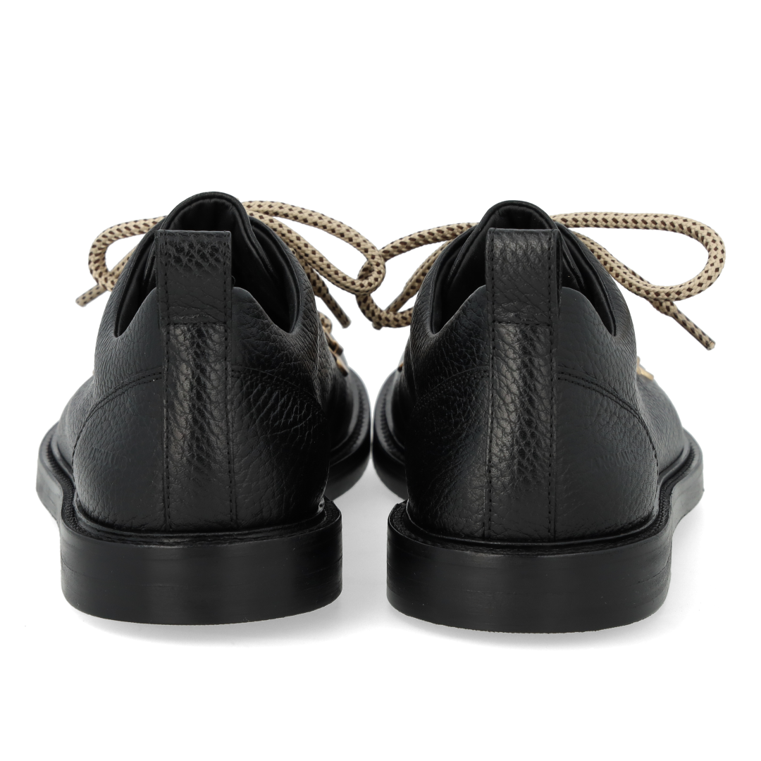 Schnürschuhe