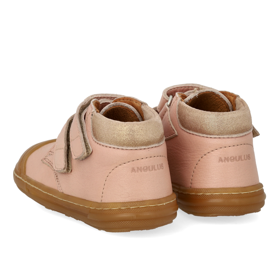 Der erste Schuh mit Zehenschutz