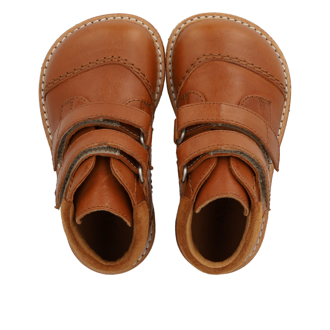 Klassische Anfängerschuhe mit Klettverschluss