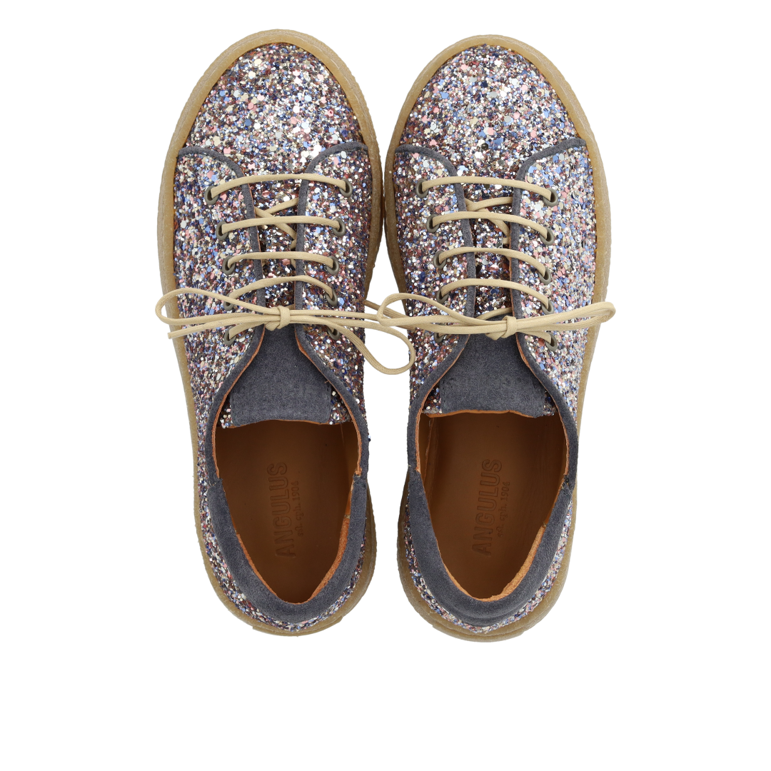 Sneaker mit funkelndem Glitzer