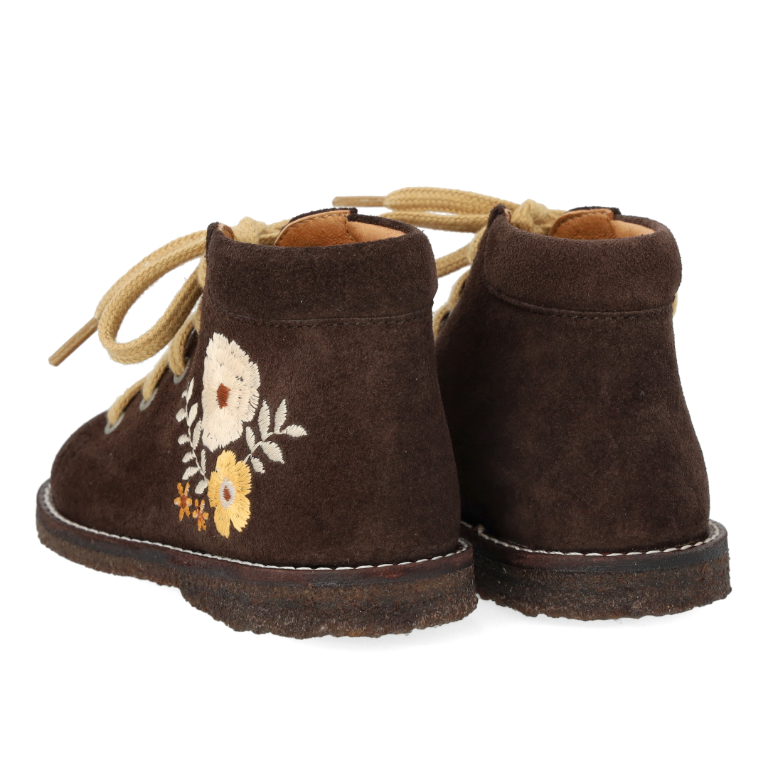Schnürschuhe für Anfänger mit Blumenstickerei
