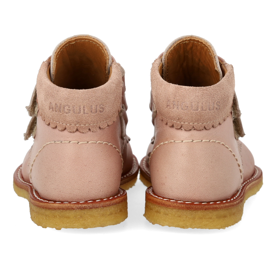 Anfängerschuhe mit ausgestanztem Kontrastherz