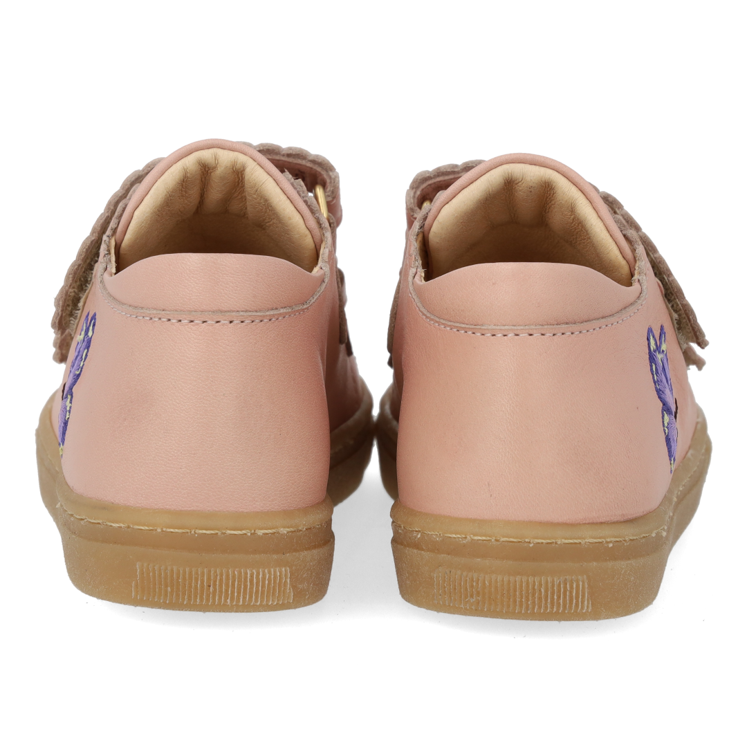 Sneaker mit Schmetterling