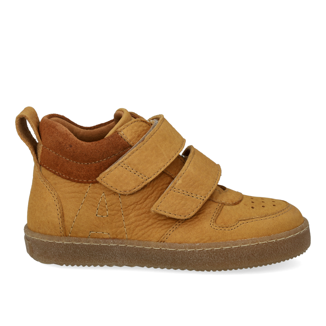 Sneaker mit hohem Schaft