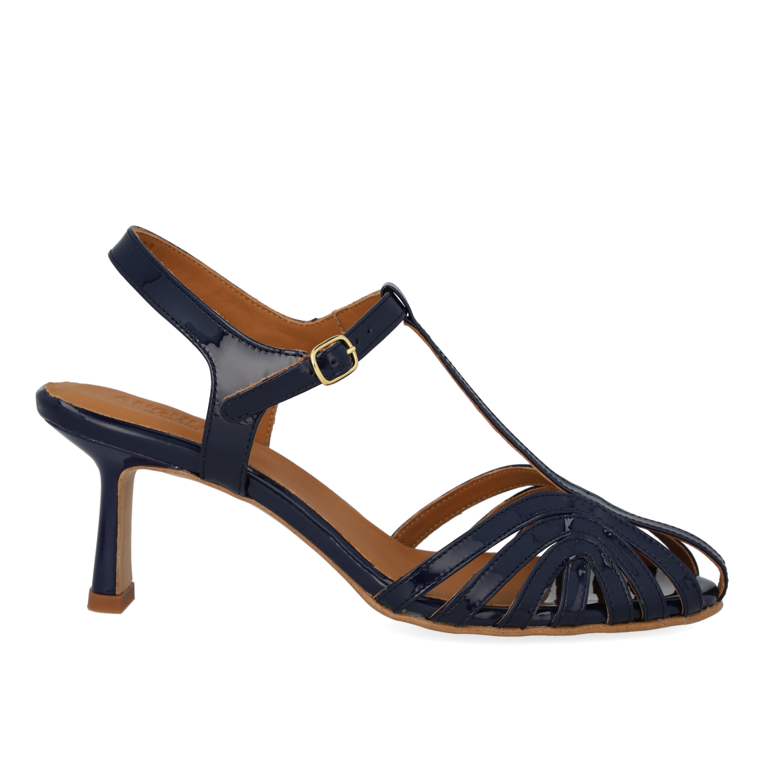 Sandalette mit hohem Absatz und schönem organischem Frontdetail