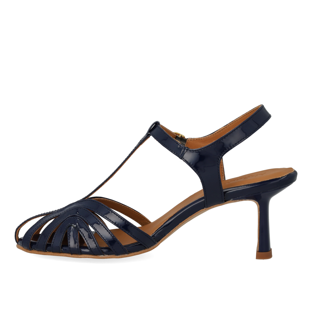 Sandalette mit hohem Absatz und schönem organischem Frontdetail