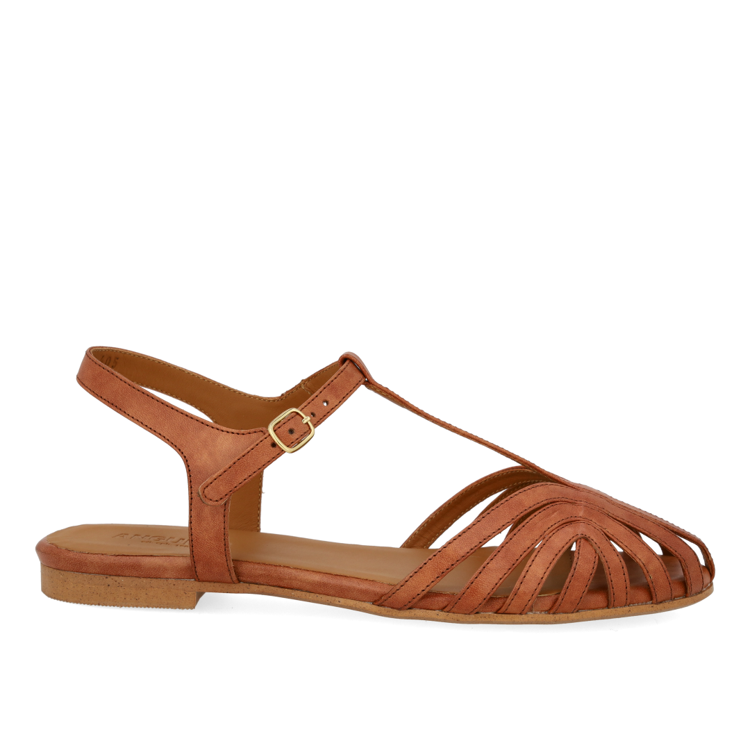 Flache Sandale mit schönem, organischem Frontdetail