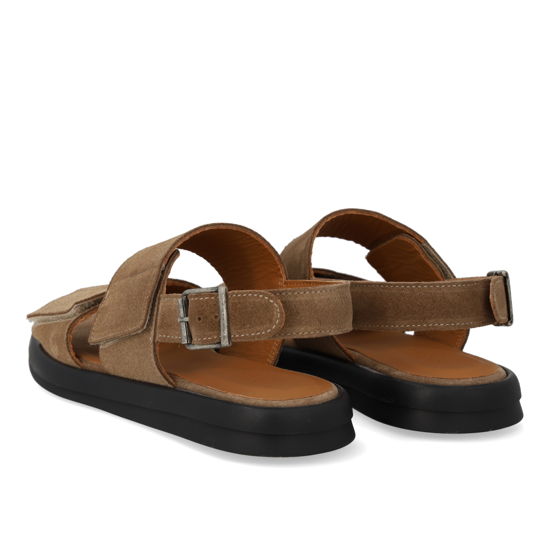 Sandal mit verstellbaren Klettverschlüssen