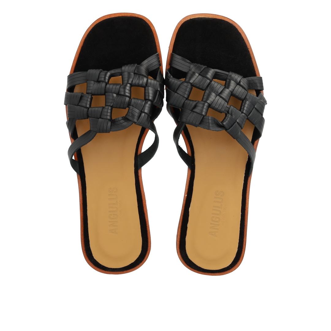 Slip-on-Sandale mit geflochtenem Detail