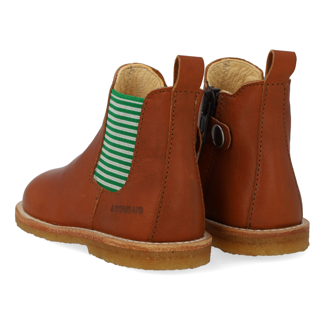 Klassischer Chelsea-Stiefel mit Elastikeinsatz und Reißverschluss