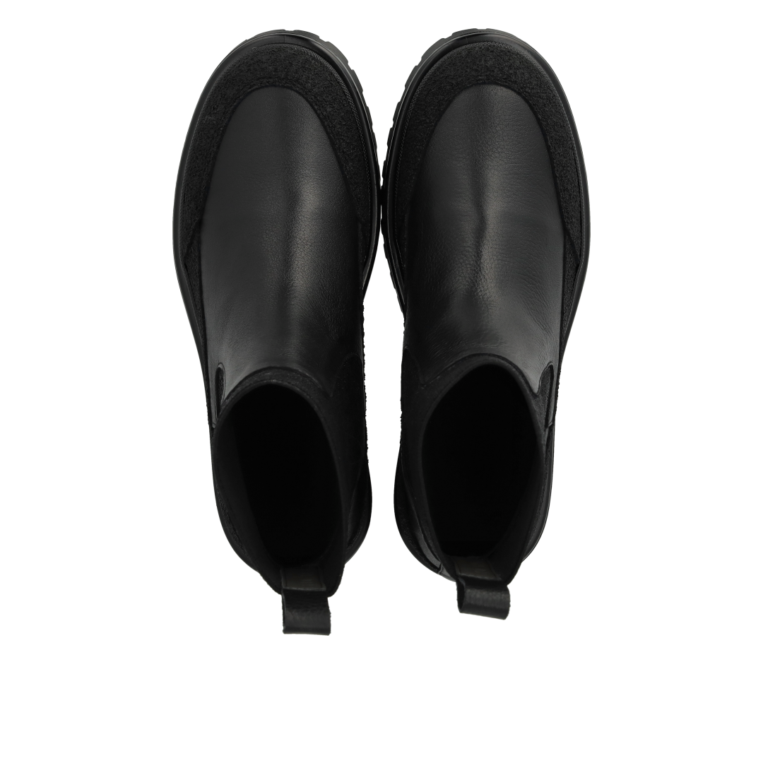 Stiefelette mit Elastik und Profilsohle