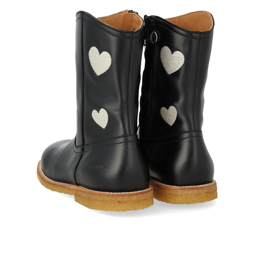 Cowboystiefel mit bestickten Herzen