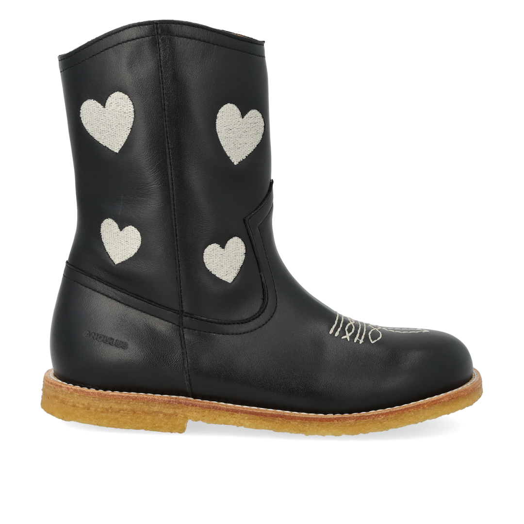 Cowboystiefel mit bestickten Herzen