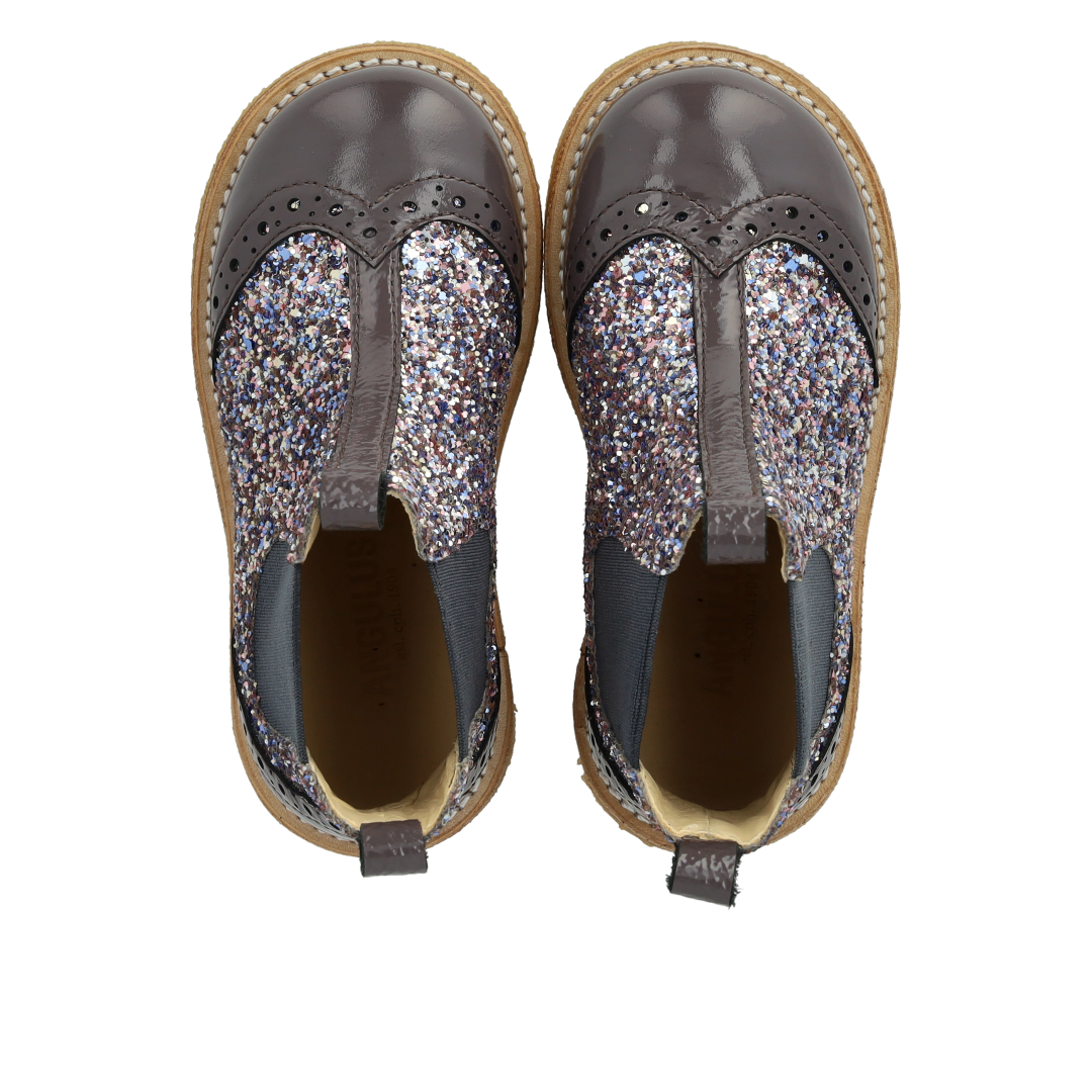 Chelsea-Stiefel mit Brogue-Lochmuster