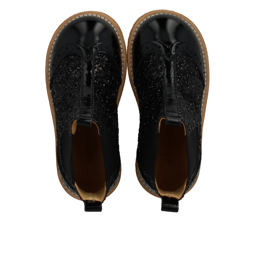 Chelsea-Stiefel mit Brogue-Lochmuster