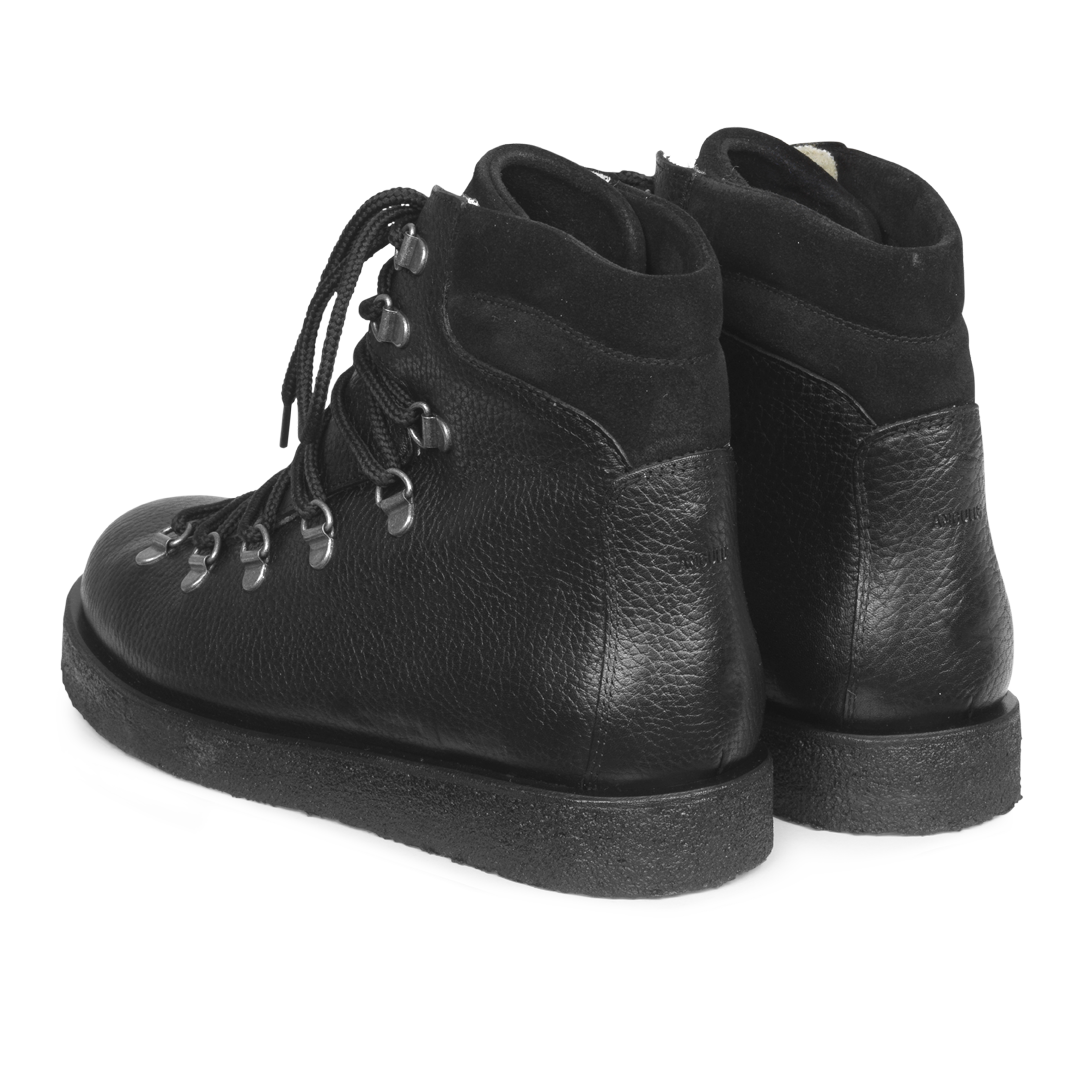 Stiefel mit Wollfutter, Schnürsenkel und Schnürhaken
