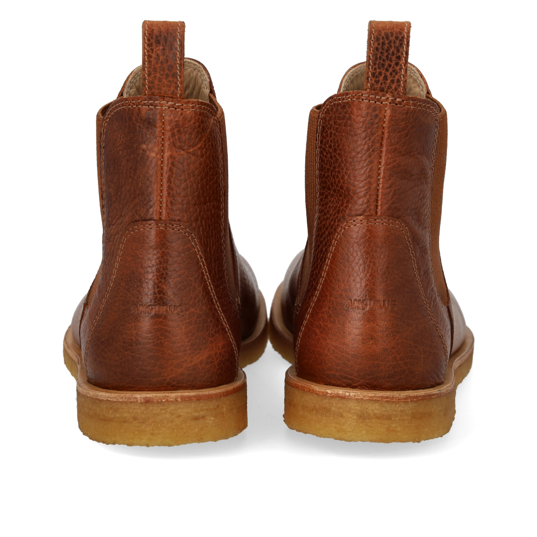 Chelsea-Stiefel mit Elastikeinsatz und weiter Passform