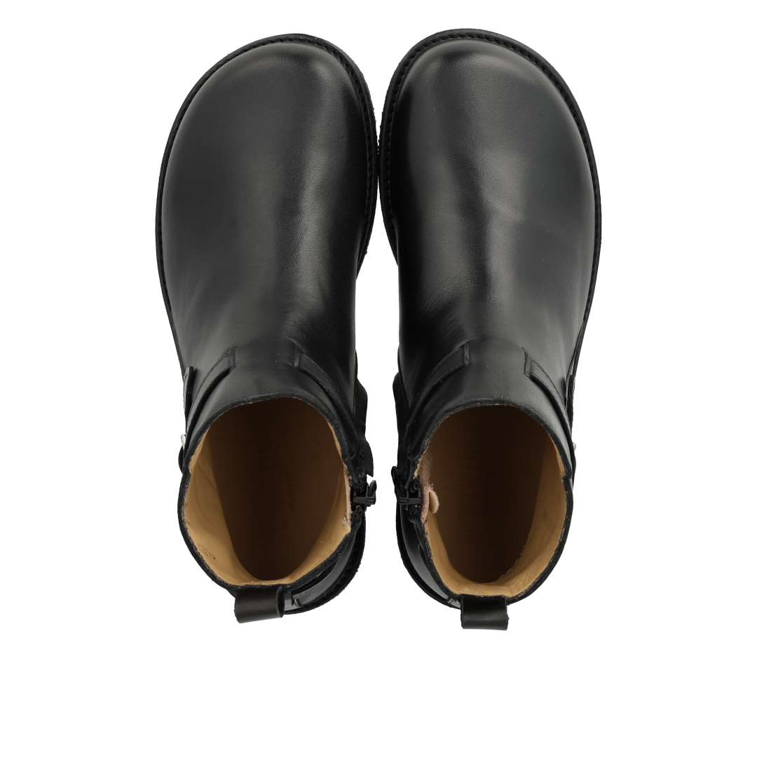 Stiefelette mit Reißverschluss und weiter Passform