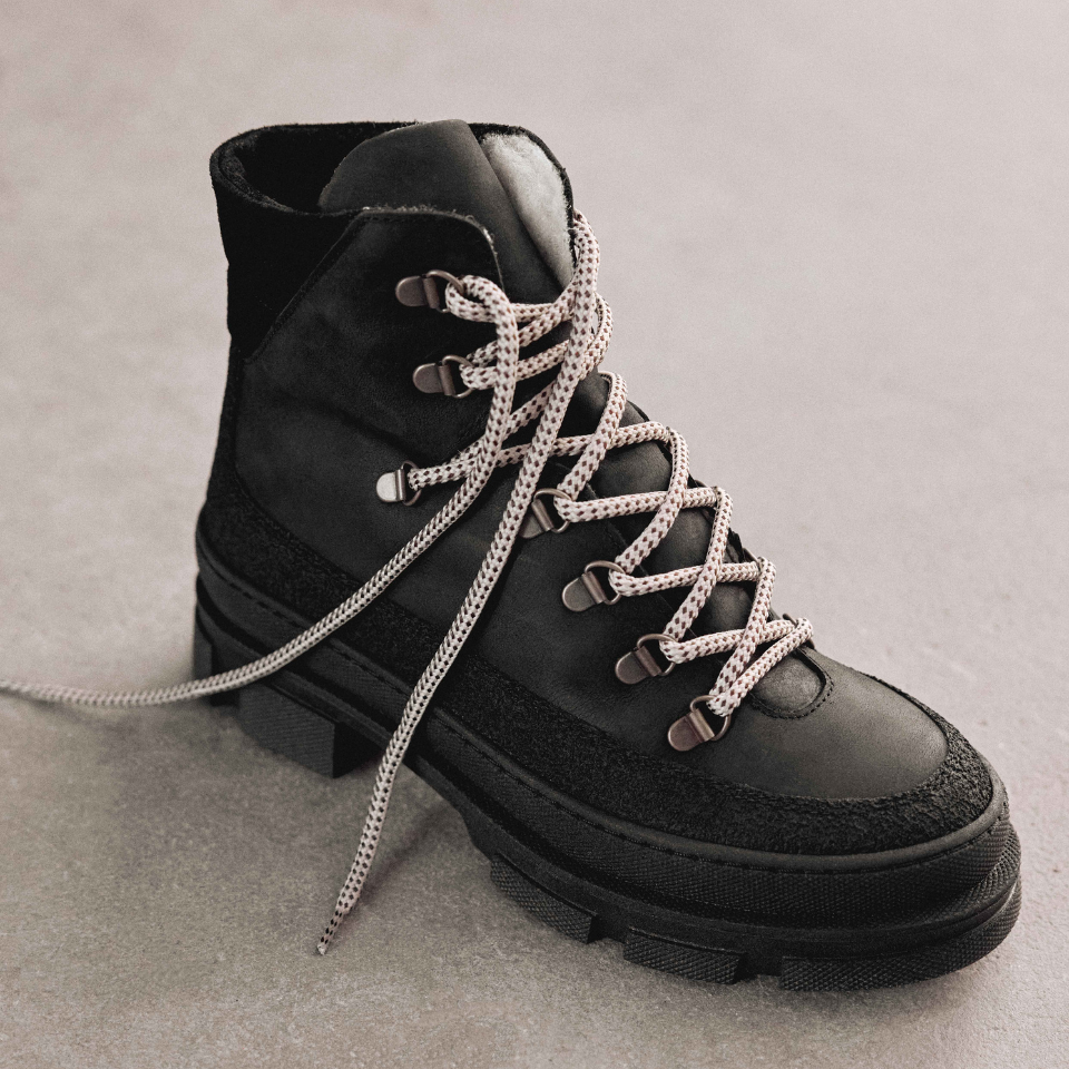 Schnürstiefel mit Wollfutter