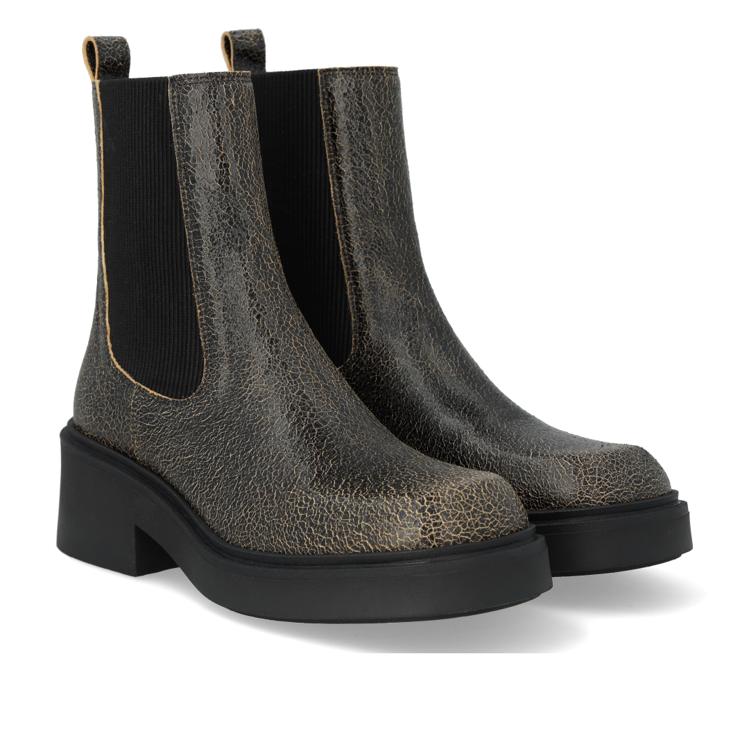Stiefel mit Gummizug