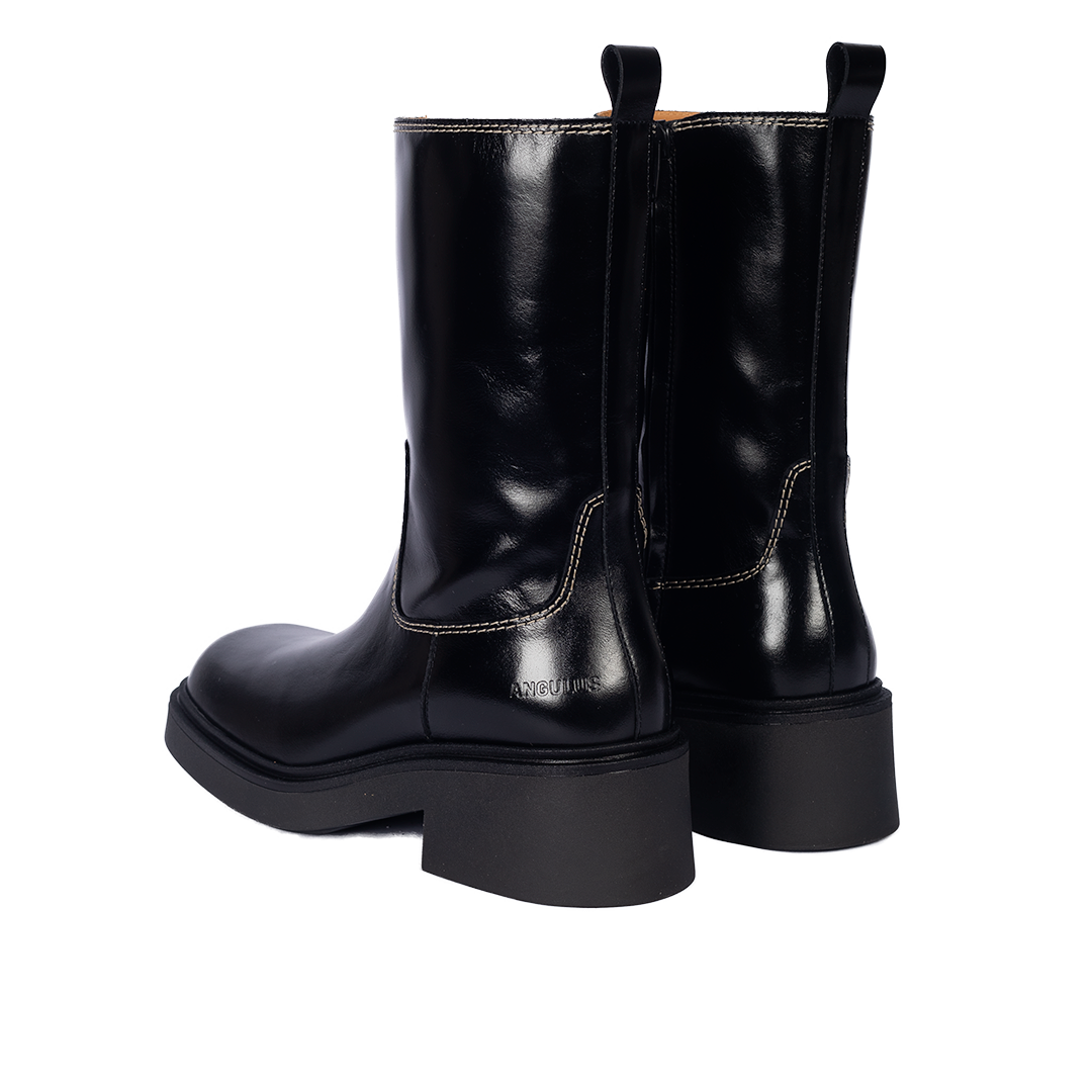 Klobiger Stiefel mit quadratischer Spitze