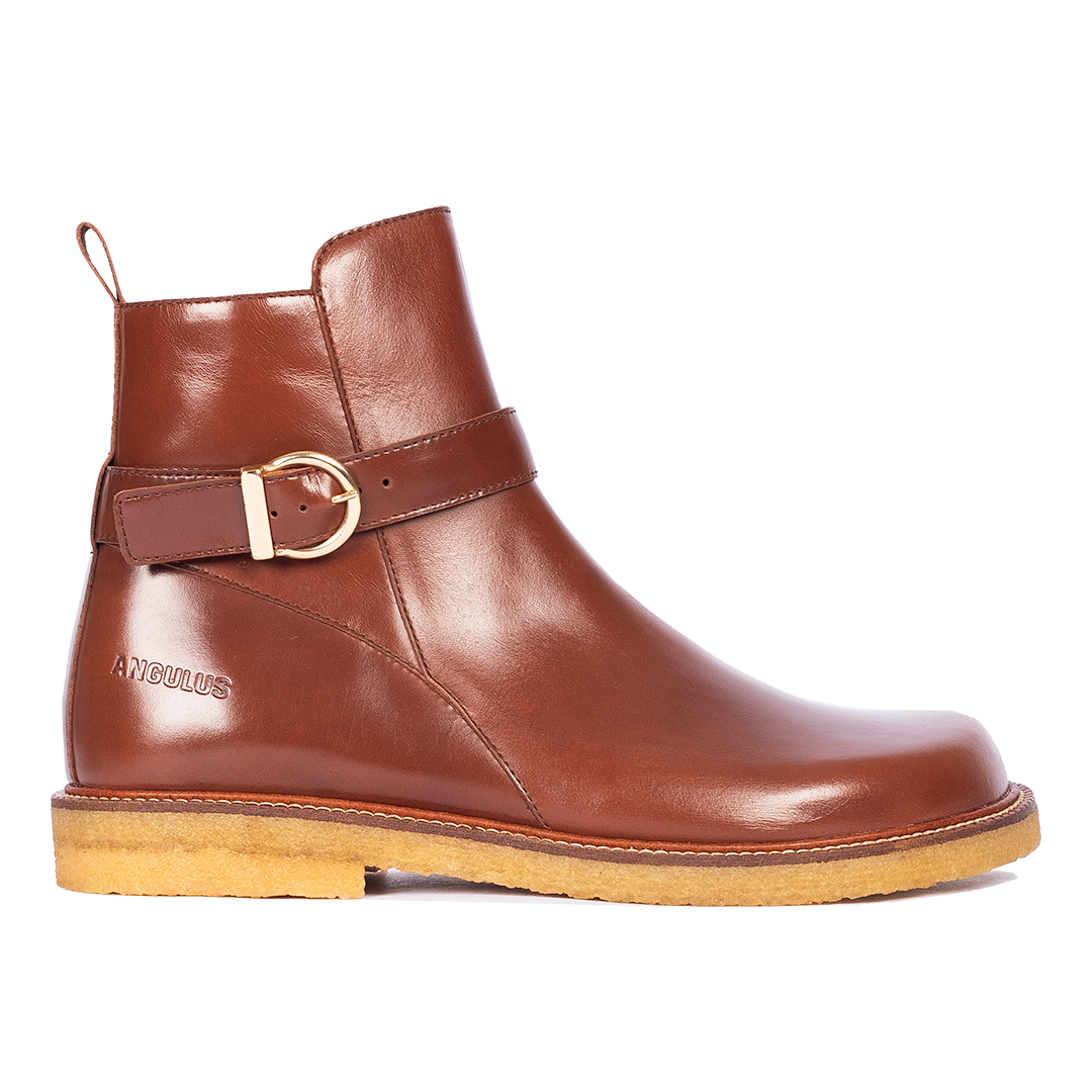 Stiefel mit Schnallendetail