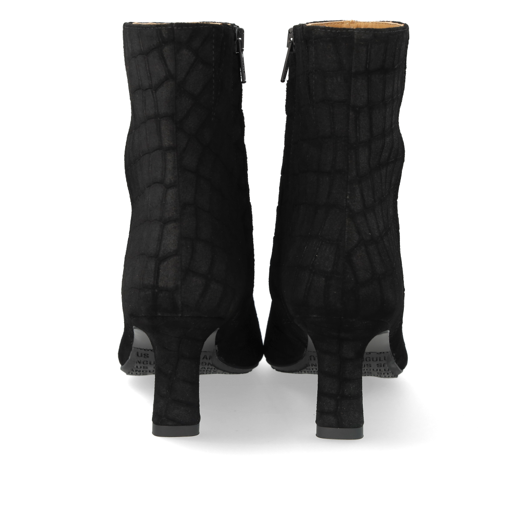 Skulpturale Stiefelette mit spitzer Spitze