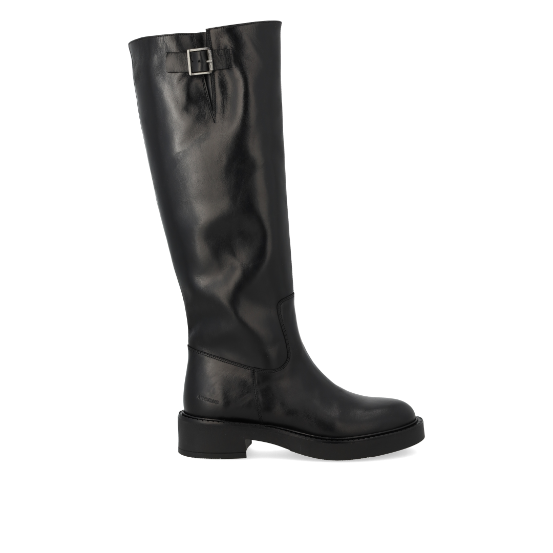 Stiefel mit hohem Schaft und Schnallendetail