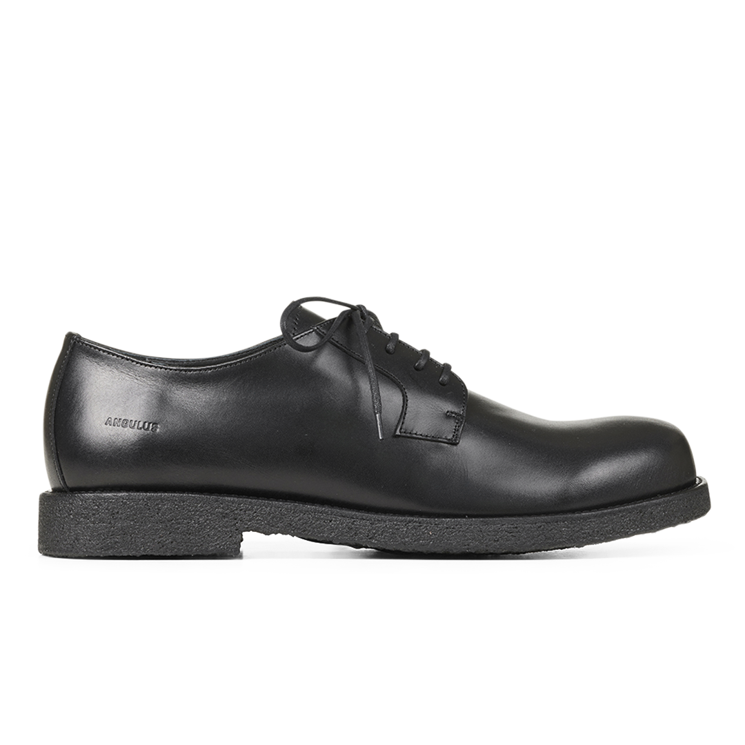 Schnürschuhe