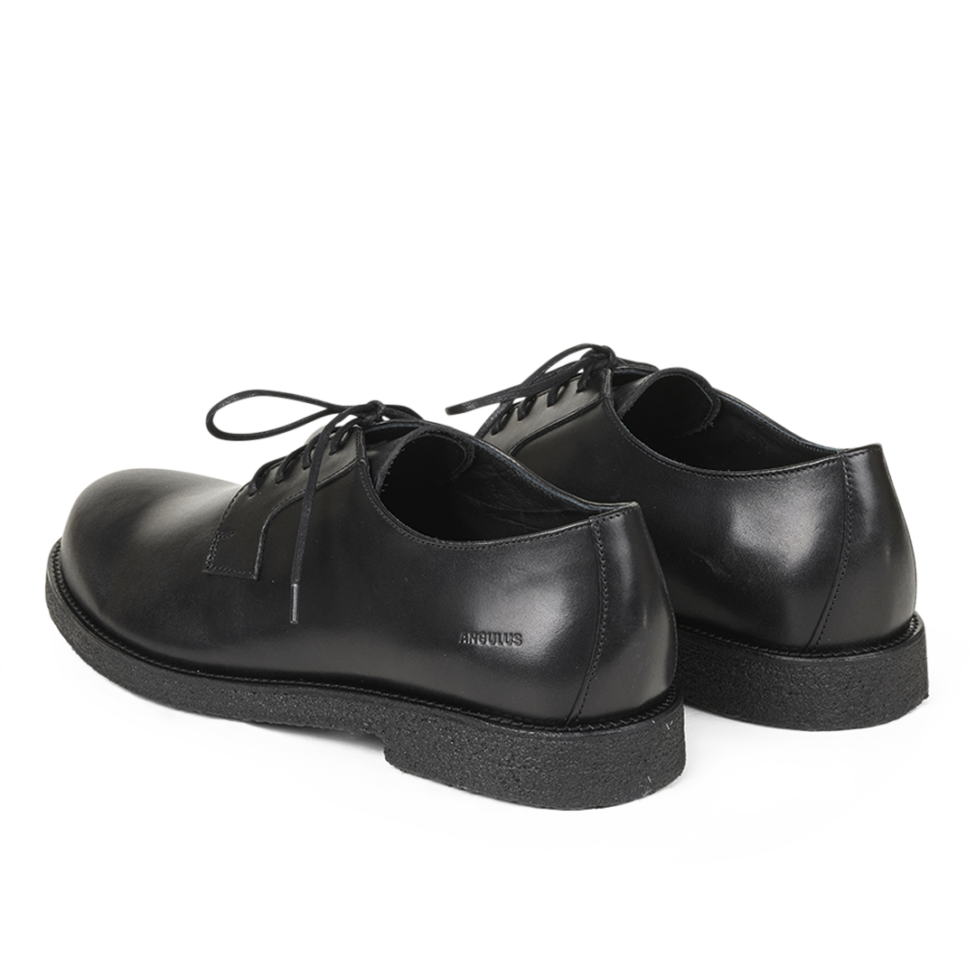 Schnürschuhe