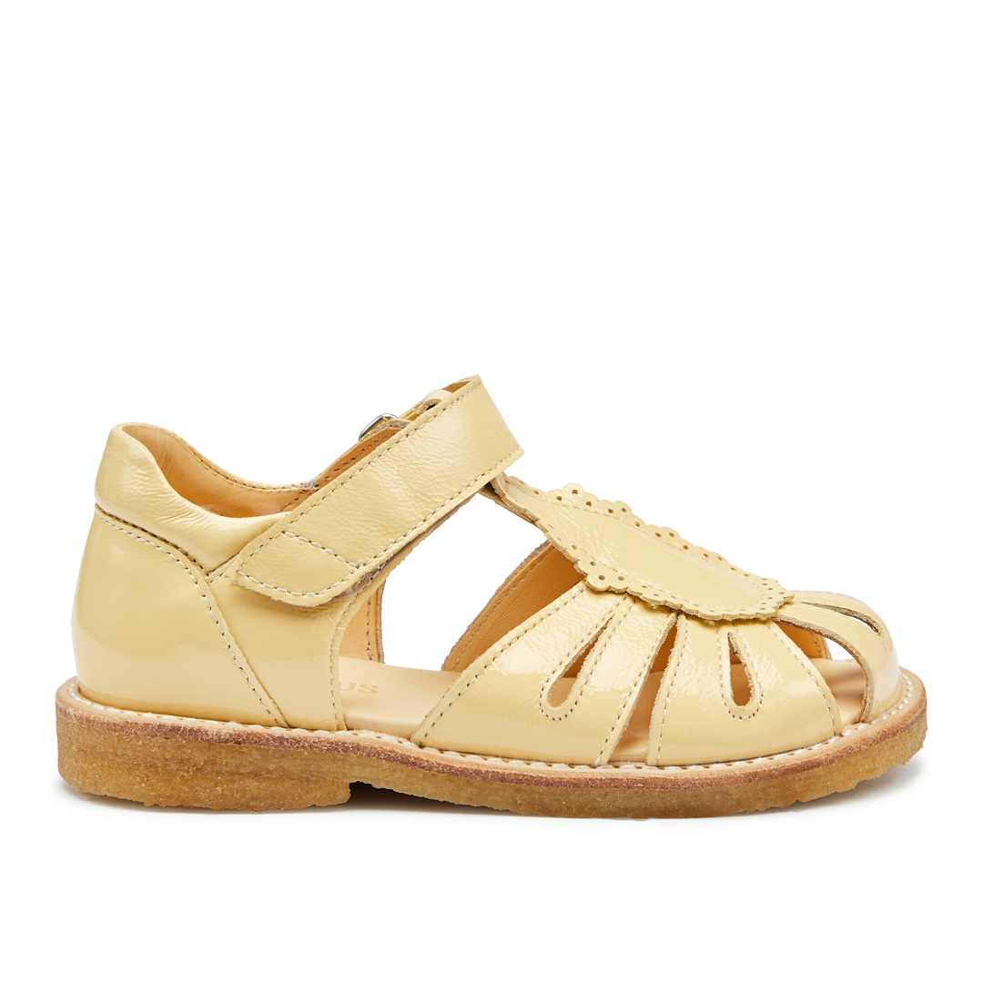 Sandal mit Tropfendetail