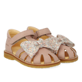 Anfängersandale mit Glitzerschleife und Klettverschluss