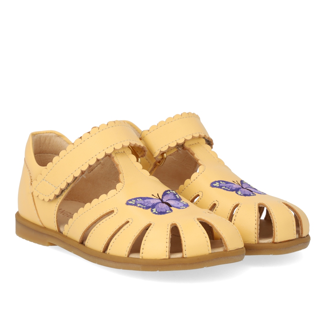 Sandale mit geschlossener Zehenpartie und Schmetterling