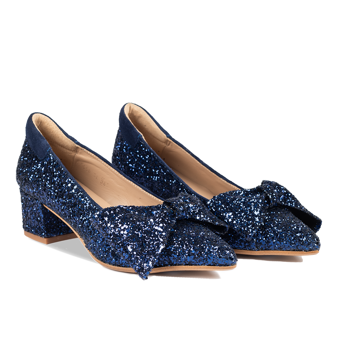 Pumps mit Schleife in funkelndem Glitzer