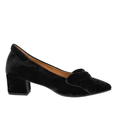 Schleifenpumps aus weichem Veloursleder