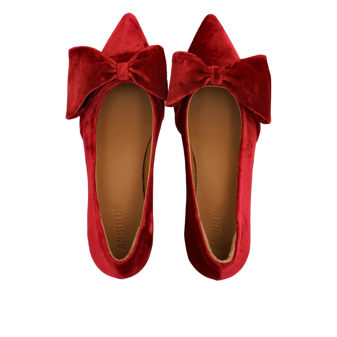 Pumps mit Schleife aus weichem Samt