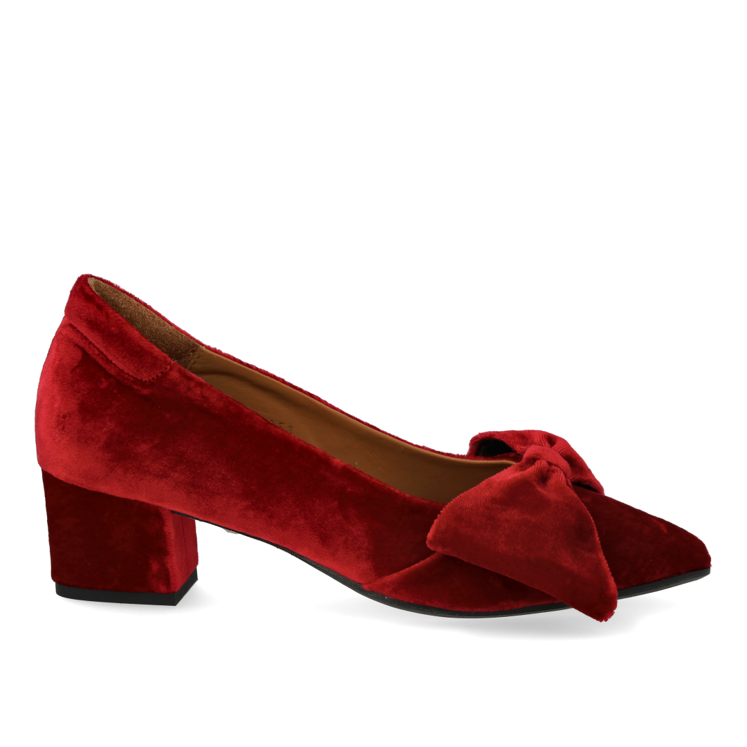 Pumps mit Schleife aus weichem Samt