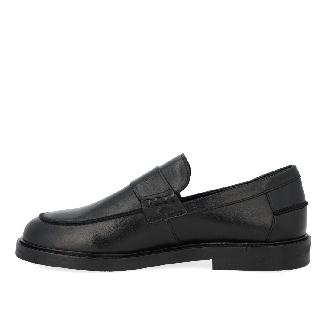 Klassischer Pennyloafer mit breiter Passform