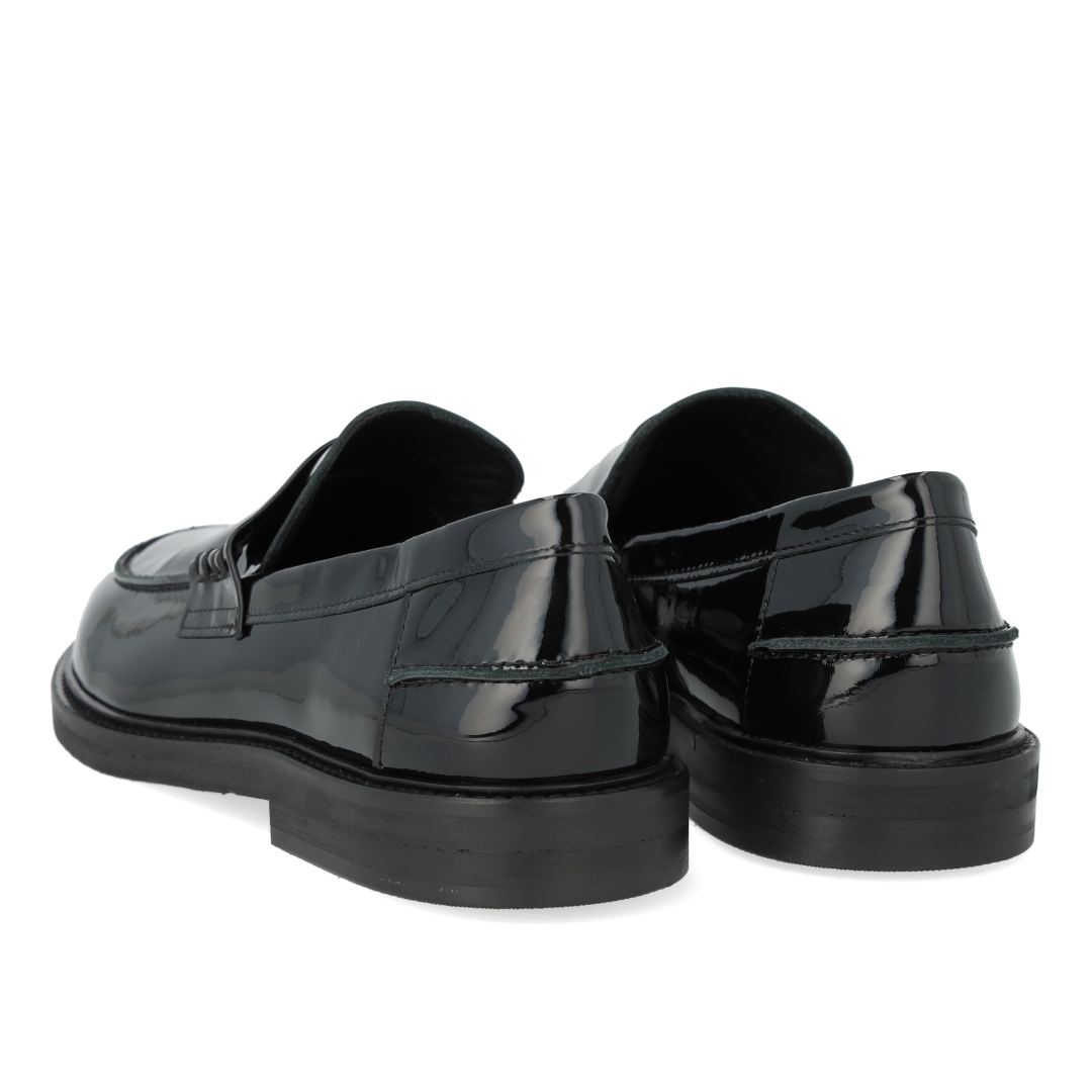 Klassischer Pennyloafer mit weiter Passform