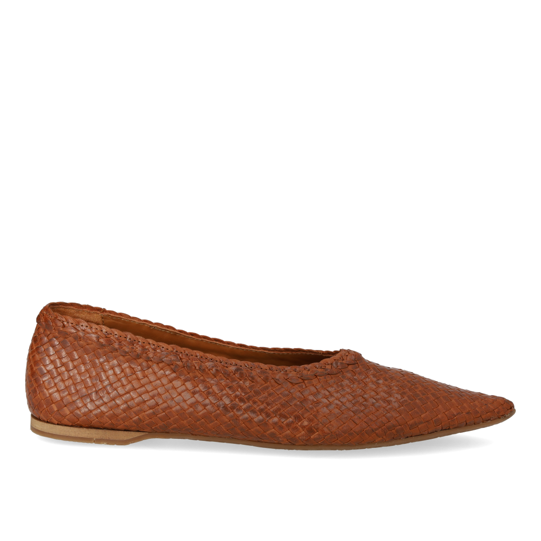 Handgeflochtene Ballerina mit spitzer Spitze