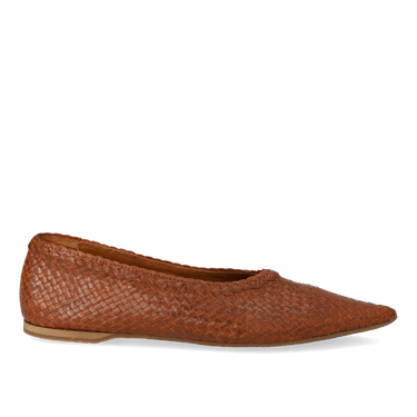 Handgeflochtener ballerina mit spitzer Zehenpartie