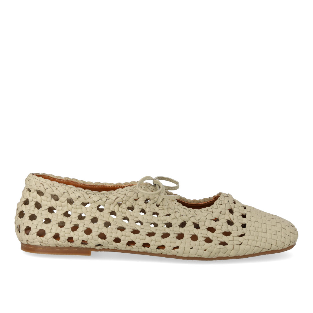 Weiche handgeflochtene Ballerina mit Schleifendetail